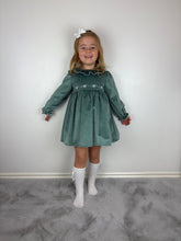 Load image into Gallery viewer, Dulce De Fresa Green Velvet Dress