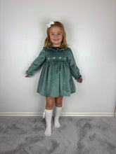 Load image into Gallery viewer, Dulce De Fresa Green Velvet Dress