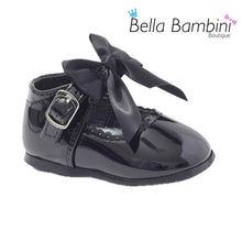 Load image into Gallery viewer, Girls Black Bow Shoes