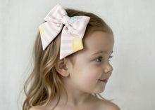 Load image into Gallery viewer, Meia Pata Ice Cream Hair Bow