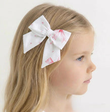 Load image into Gallery viewer, Meia Pata Bows Hair Bow