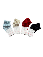 Load image into Gallery viewer, Carlomagno Ankle Pom Socks