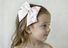 Load image into Gallery viewer, Meia Pata Bows Hair Bow