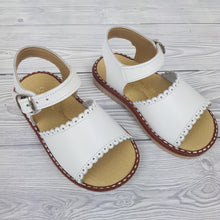 Load image into Gallery viewer, Aladino Girls White Sandal
